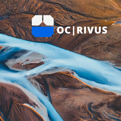 Ein Fluss verzeigt sich in einer felsigen Landschaft. Darüber das Logo unserer souveränen KI-Plattform OC|RIVUS