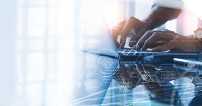 eine Hand, die auf ein Handy tippt und darum Icons die Sicherheit symbolisieren