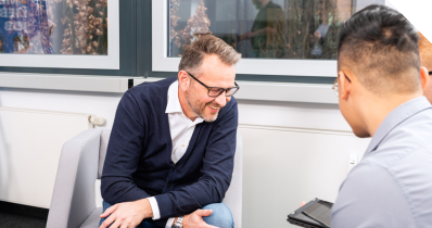 Bewerber in einer Interviewsituation. 