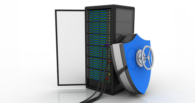 Ein Großrechner und ein Schutzschild als Zeichen für Informationssicherheit